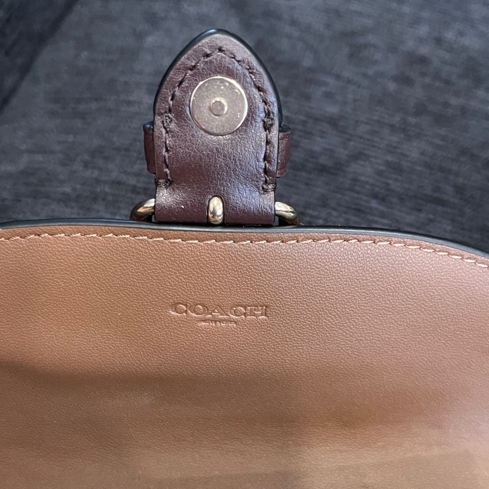 NWT Signature Mix Coach Tan and Rust Kleo Wallet - Picture 7 of 8